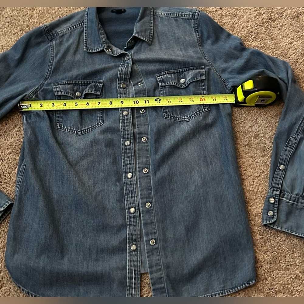 *Like New* J.Crew Woman’s Classic “Western Pearl Snap” Indigo Blue Denim Shirt - Picture 13 of 15